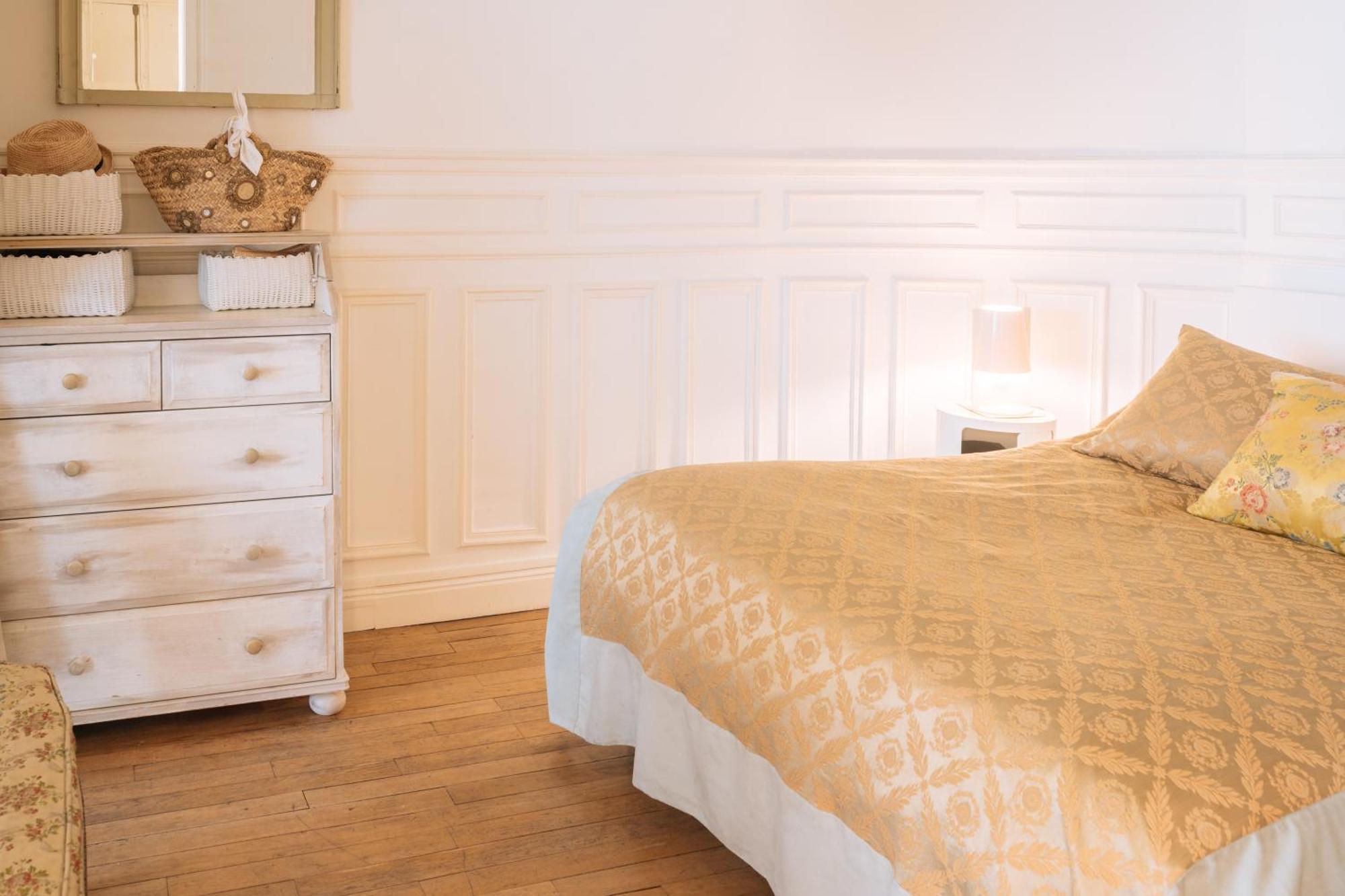 Apartment Luxurious 4 Bedroom Next To The Eiffel Tower